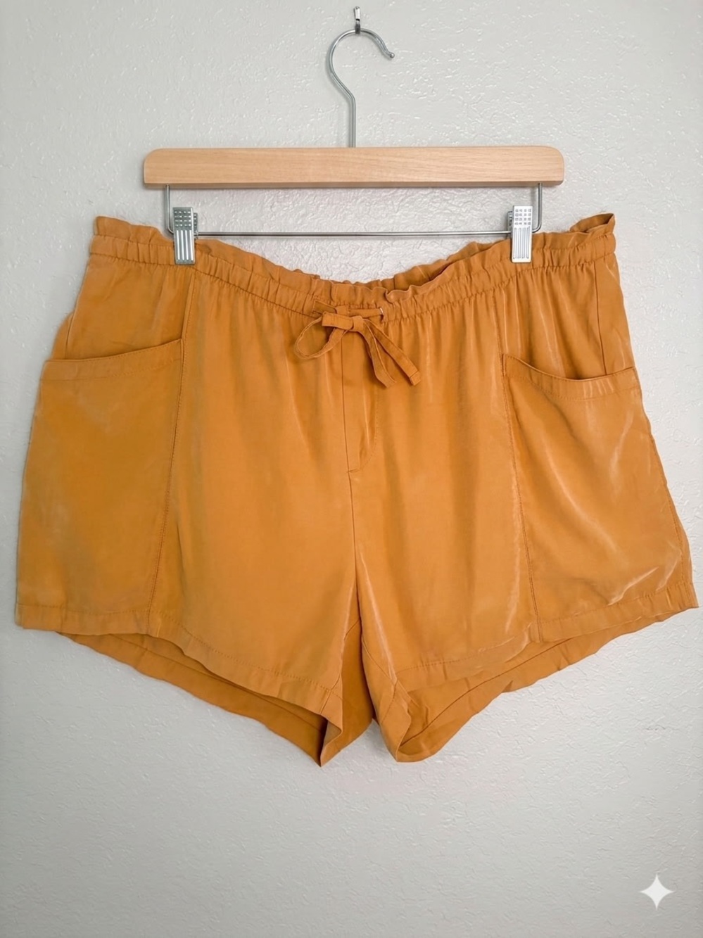 Old Navy Women's Drawstring Pocket Shorts - Rust